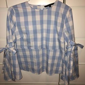 Blue and white plaid top!